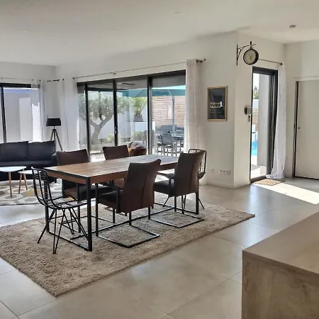 Exceptionnelle Piscine Et Jardin Prive Sejour De Gamme Proche La Rochelle *