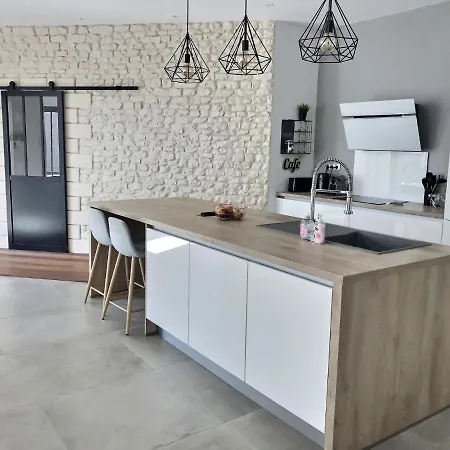 Villa Bellenbois Avec Piscine Privée , Proche La Rochelle