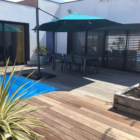 Bellenbois Avec Piscine Privée , Proche La Rochelle *