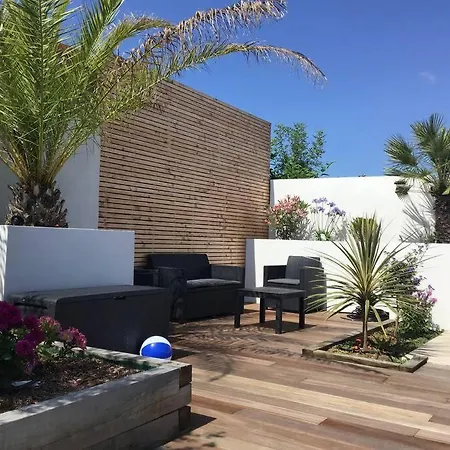 Villa Bellenbois Avec Piscine Privée , Proche La Rochelle