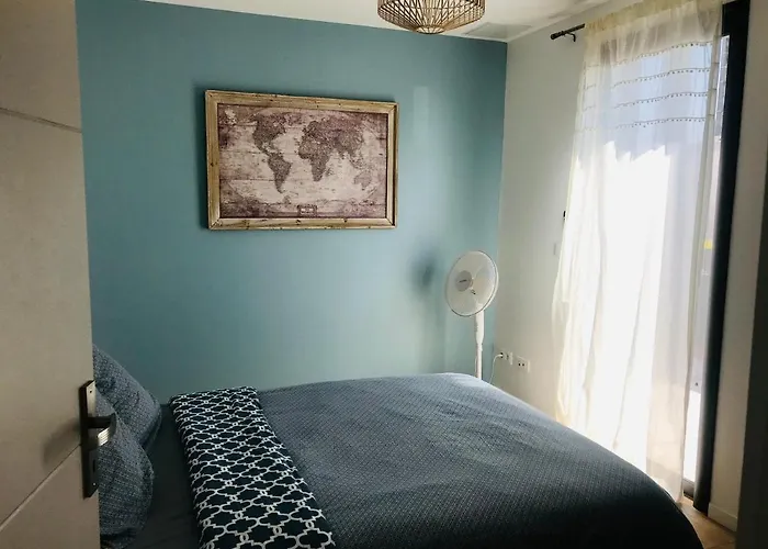 Exceptionnelle Piscine Et Jardin Prive Sejour De Gamme Proche La Rochelle Villa