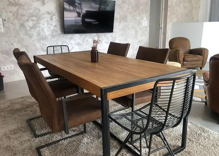 Villa Exceptionnelle Piscine Et Jardin Prive Sejour De Gamme Proche La Rochelle